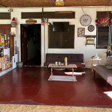 パンタイ・サナングShaka Garden House Langkawiアパートメント エクステリア 写真